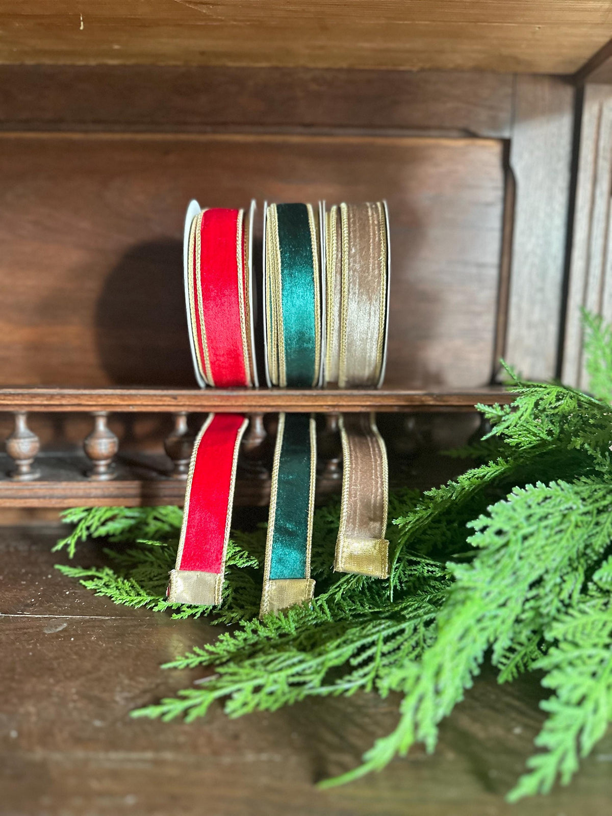 Velvet Ribbon for Christmas Tree Decoration Trim Elegant Gift Wrap Ribbon Wire Edge Ribbon Bow Making Holiday Wreath Design Green