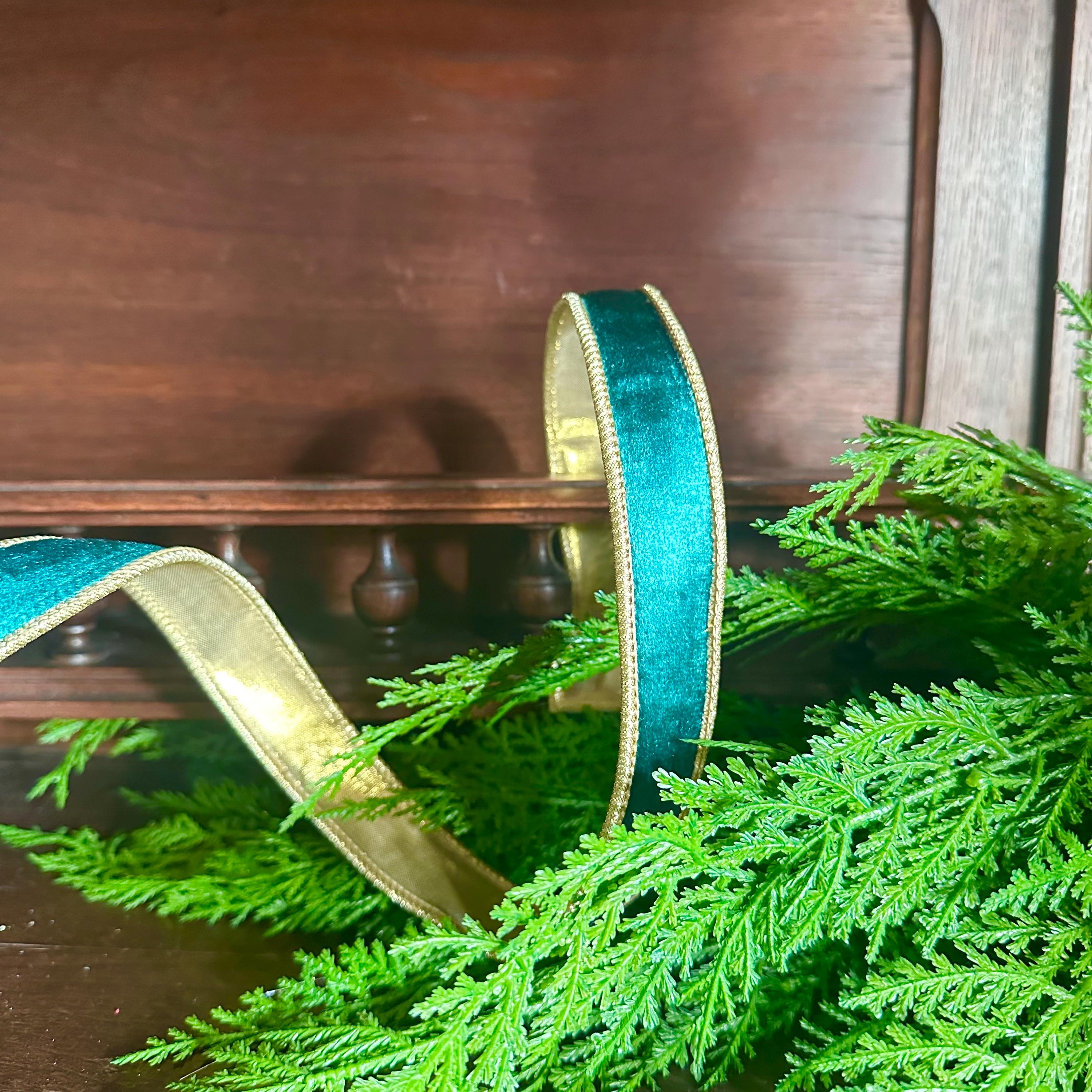 Velvet Ribbon for Christmas Tree Decoration Trim Elegant Gift Wrap Ribbon Wire Edge Ribbon Bow Making Holiday Wreath Design Green