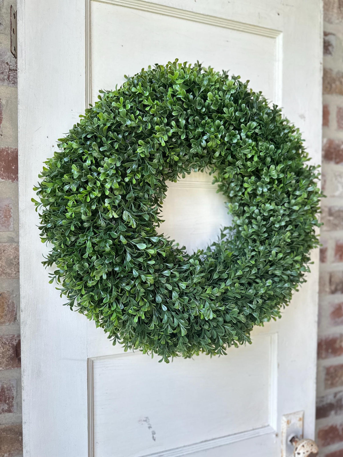 Artificial Boxwood Wreath – 21" Greenery Front Door Wreath
