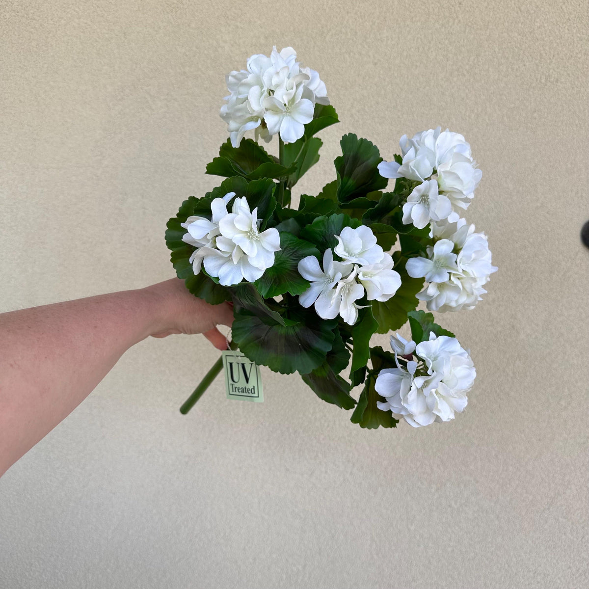 UV Geranium Bush Outdoor Artificial Plant Faux Flowers Outdoor Floral Plant Artificial Greenery for Porch Pots Patio Decor Planters